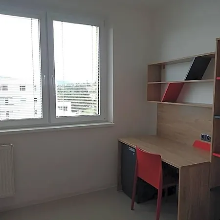 Hotel Koleje Vinarska *